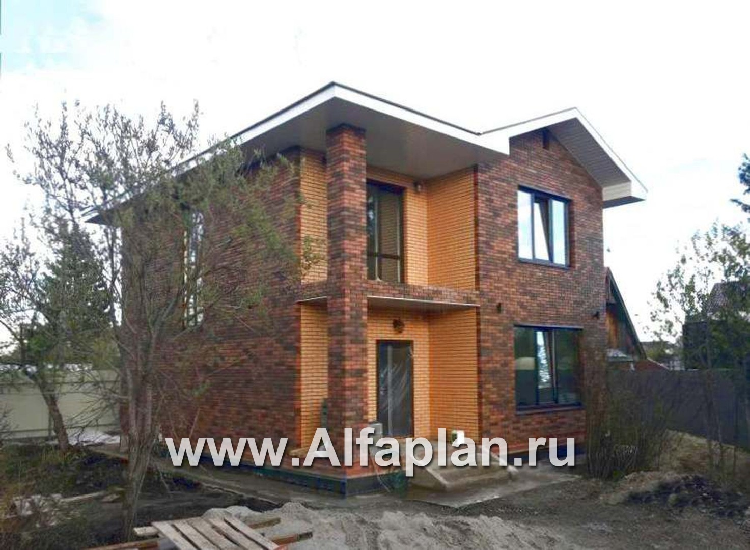 Проект двухэтажного дома из кирпича «Серебро», с террасой,  для небольшой семьи - дизайн дома №2
